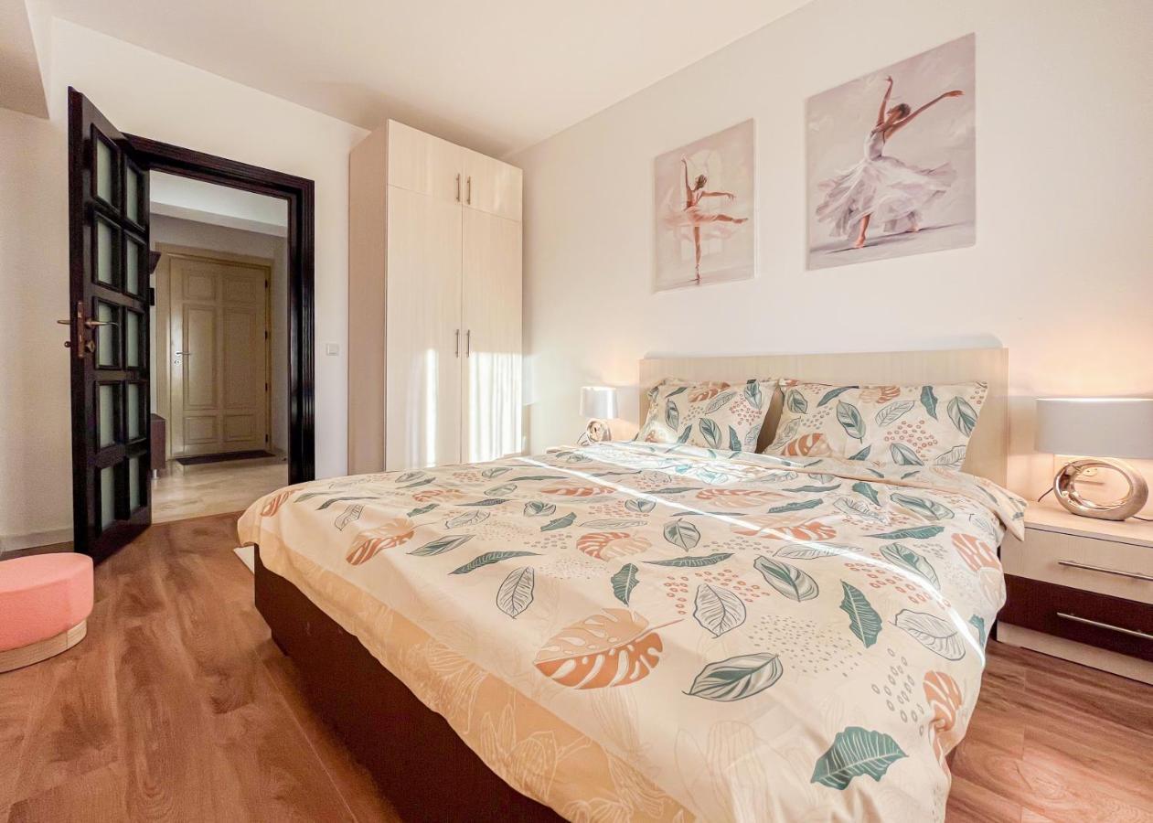 Uniquemoments Airport Apartment & Secure Parking & Airport Shuttle 雅西 外观 照片